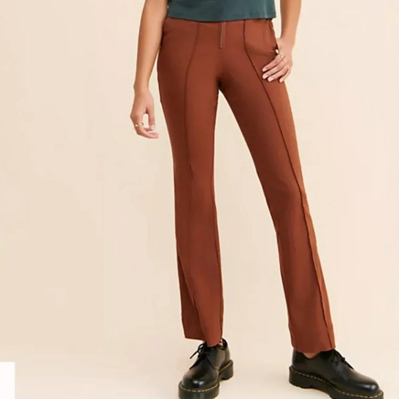 Free People Go For That Slim Flare Pants in bronze size XS - Picture 1 of 7